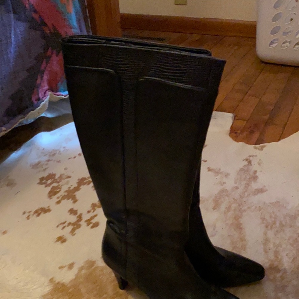 Women’s Antonio Melani knee dress boots 3 inch heel! Lightly worn no scuffs.